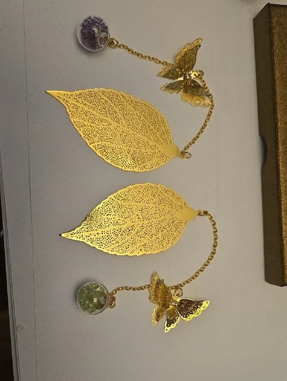 ZIZZON Metal Leaf Bookmarks featuring 3D butterfly pendants and glass beads NIB